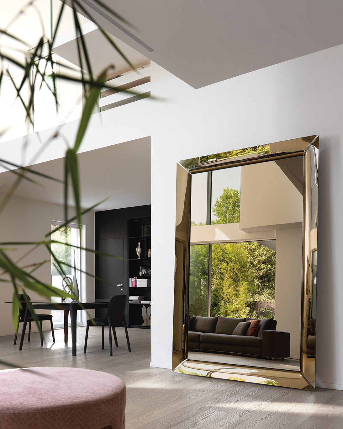 galleryImage
